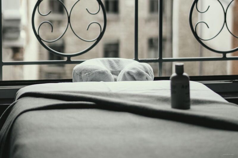 Фото Le Saint-Sulpice Hotel Montreal