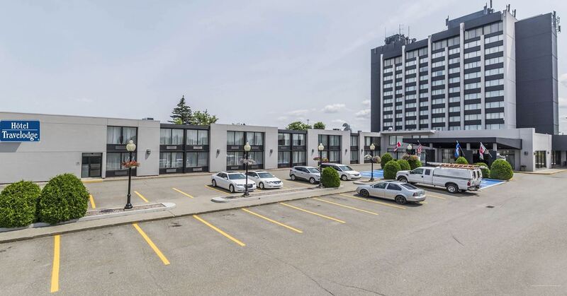 Фото Travelodge by Wyndham Hotel & Convention Centre Quebec City