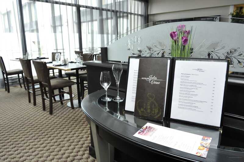 Фото Travelodge by Wyndham Hotel & Convention Centre Quebec City