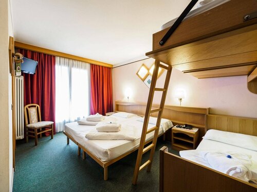 Внешний вид отеля Hotel Residence Sant Anton в Бормио, фото 3