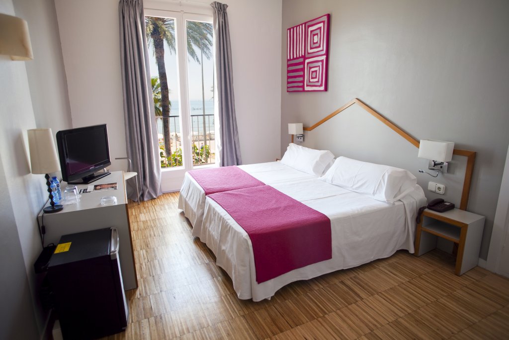 Фото Hotel Subur