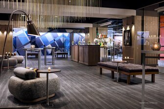Фото Renaissance Reno Downtown Hotel & SPA
