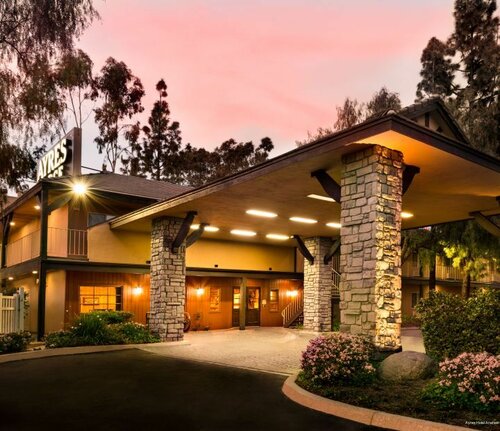 Внешний вид отеля Ayres Hotel Anaheim в Анахайме, фото 2