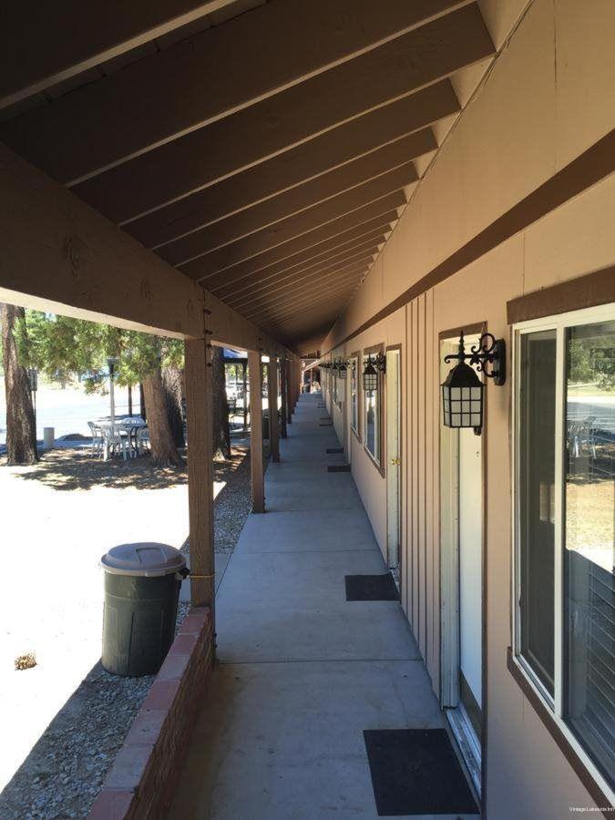 Фото Vintage Lakeside Inn