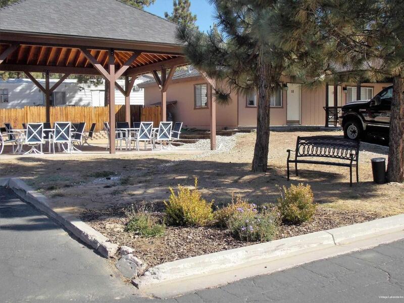 Фото Vintage Lakeside Inn