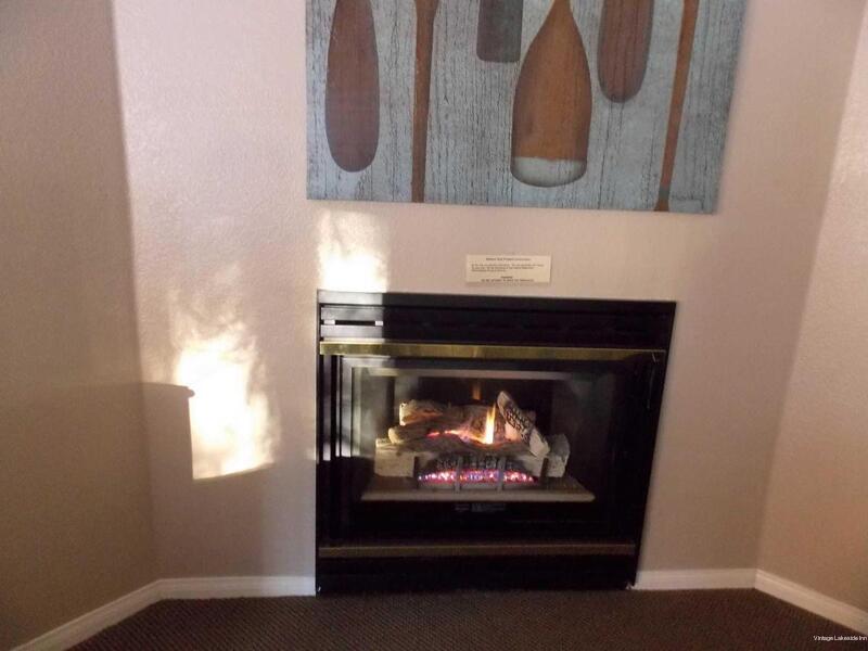 Фото Vintage Lakeside Inn