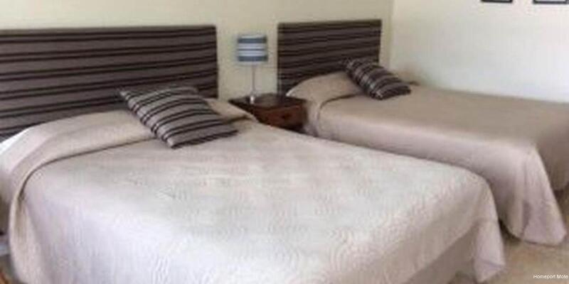 Фото The Homeport Motel