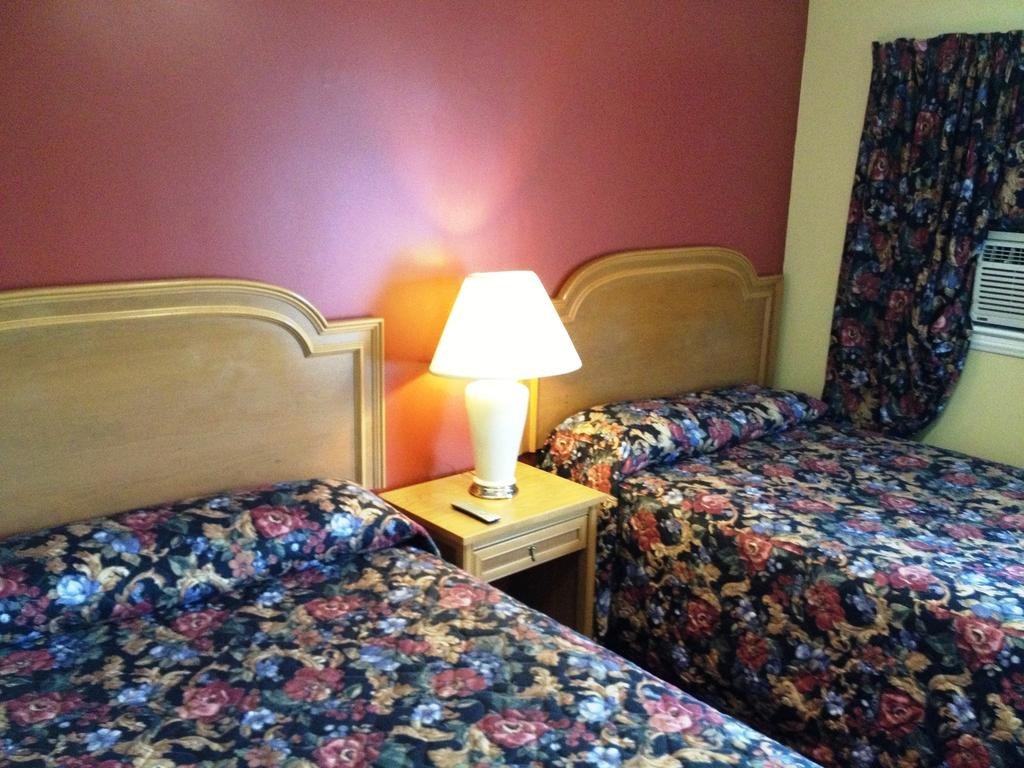 Фото Parkway Motel