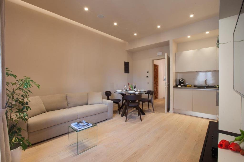 Фото Oriana Suites Verona