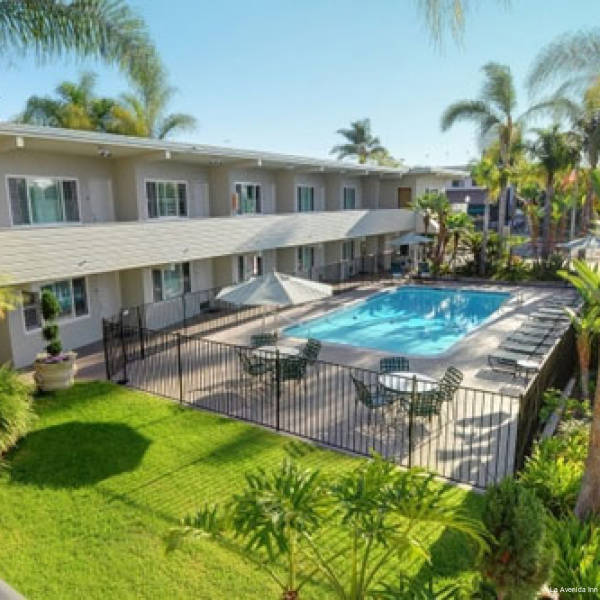 Фото La Avenida Inn