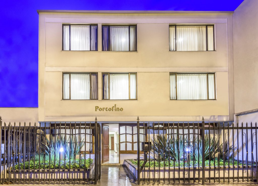 Фото отеля 1