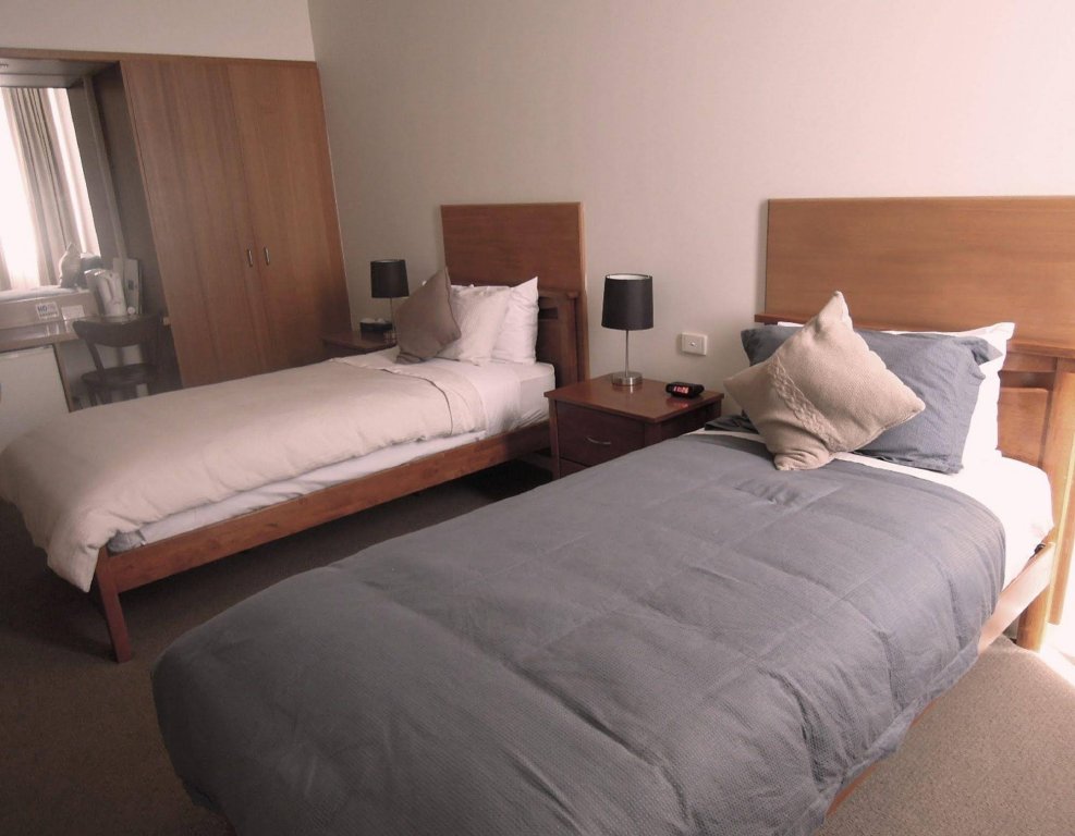 Фото Plough Hotel