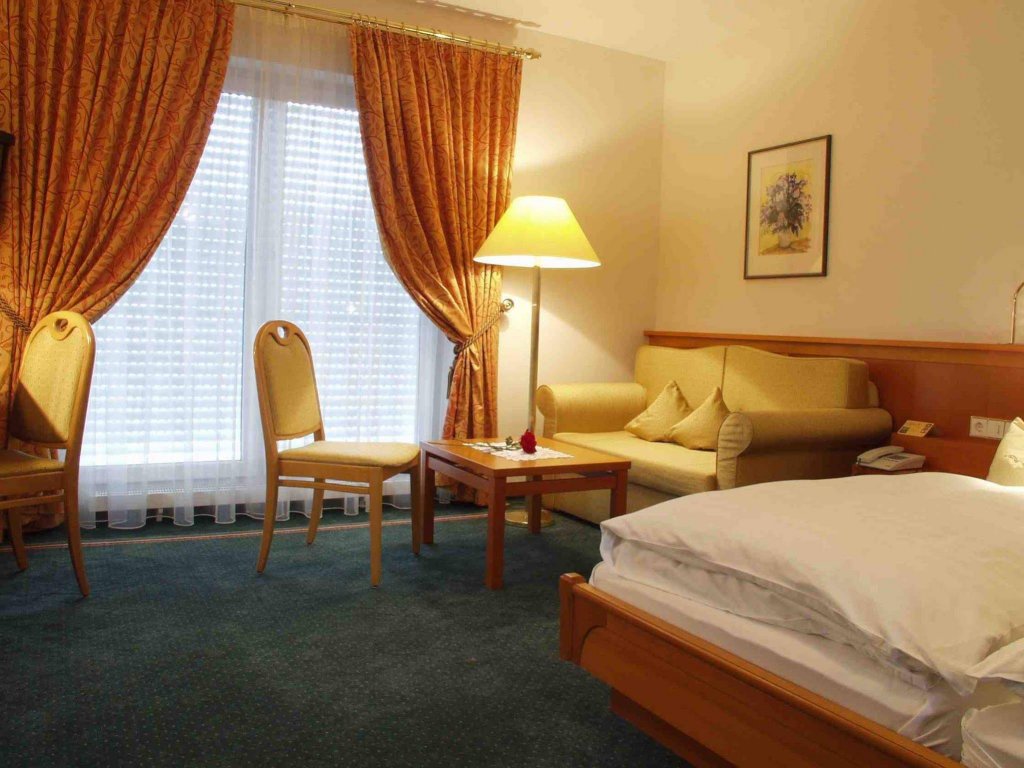 Фото Akzent Hotel Restaurant Altdorfer Hof