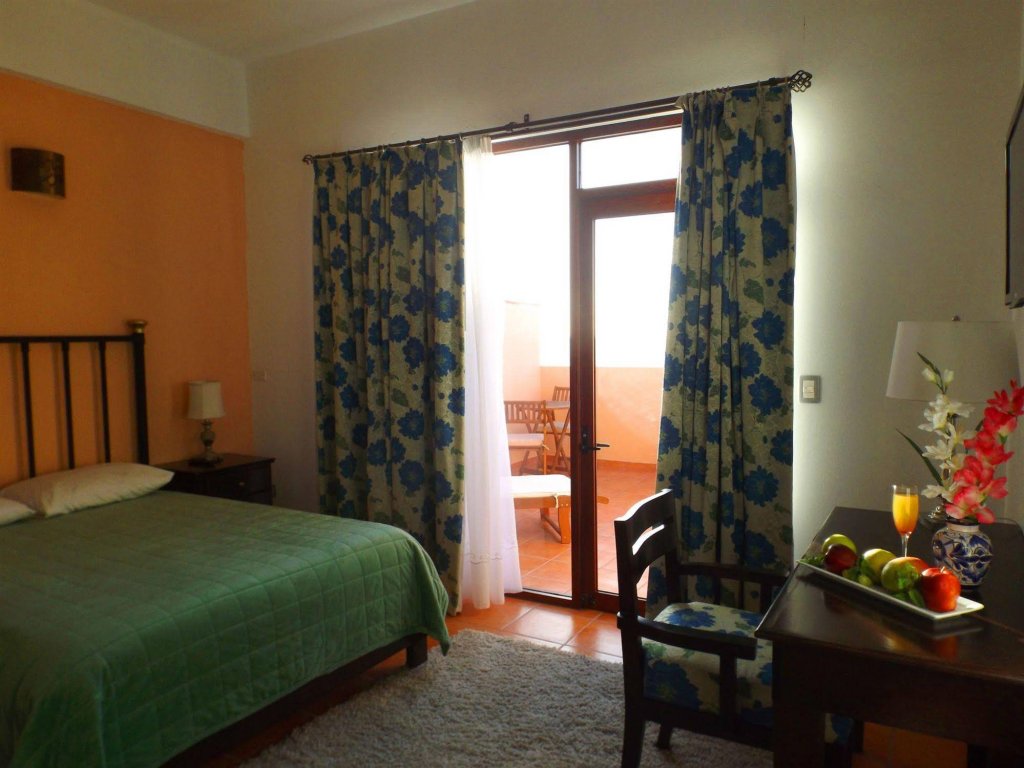 Фото La Posada Hotel & Beach Club