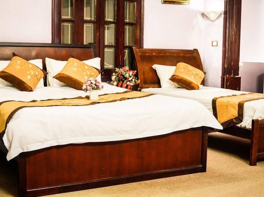 Фото Lakeside Hotel - Linh Dam