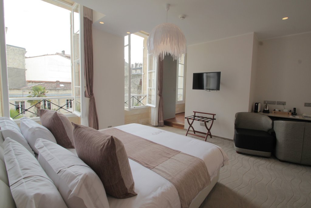 Фото Hôtel des Quinconces