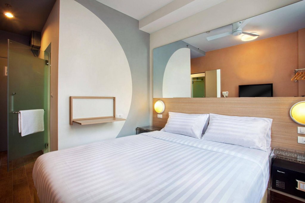 Фото Easy Planet Pattaya