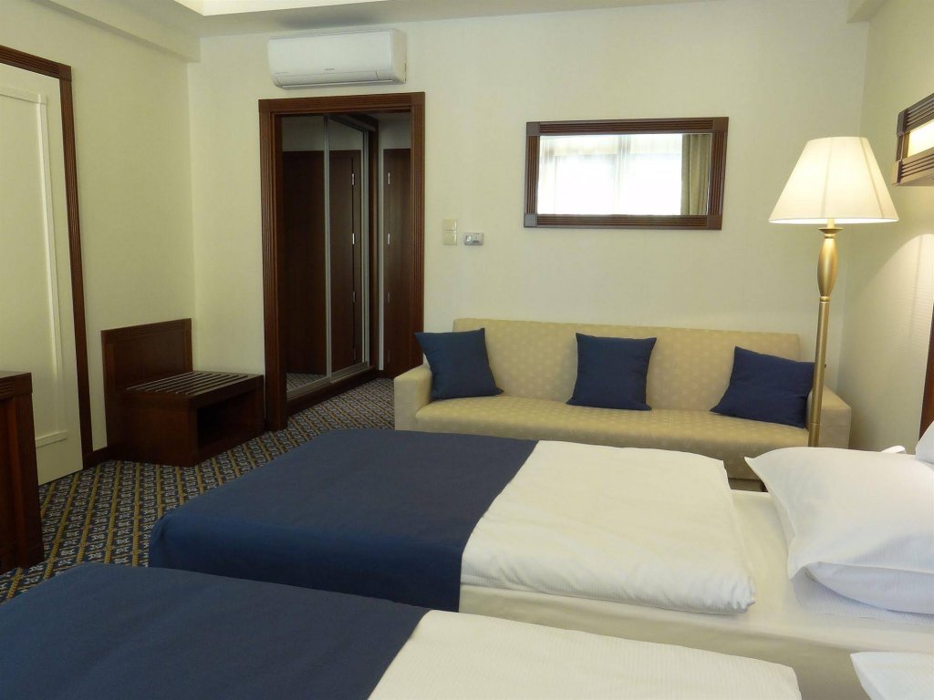 Фото Centrum Hotel Debrecen