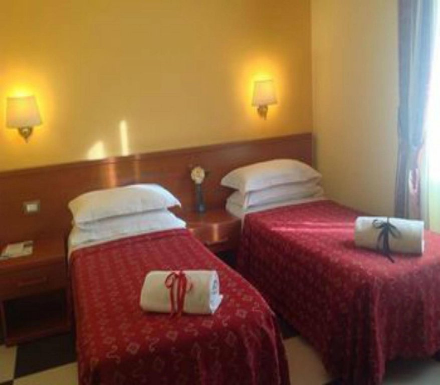 Фото Hotel Centro Cavour Roma