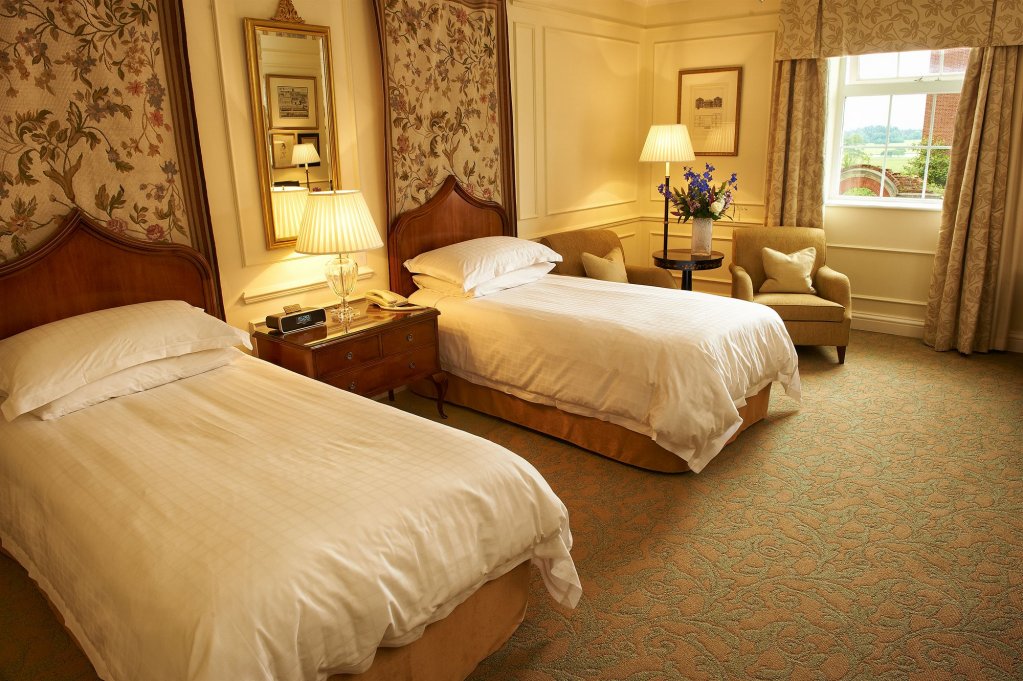 Фото Four Seasons Hotel Hampshire