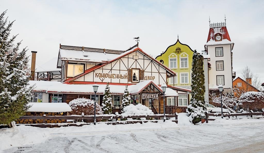 Фото Конюшенный двор