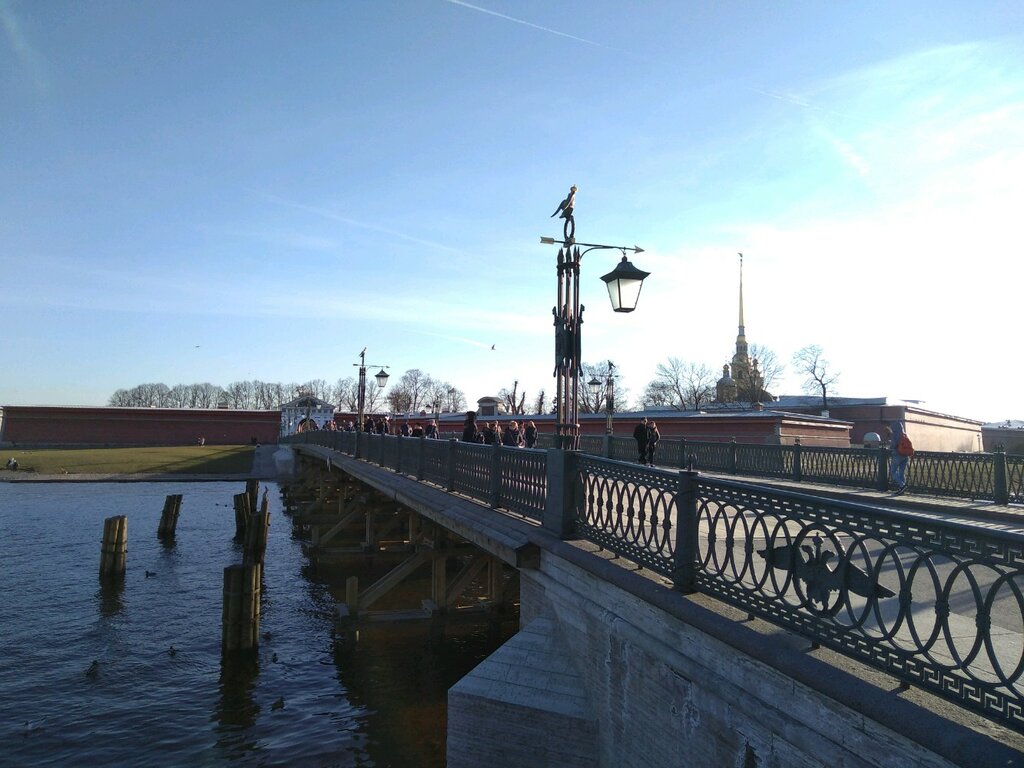 Петропавловский мост на Петроградке Санкт Петербург
