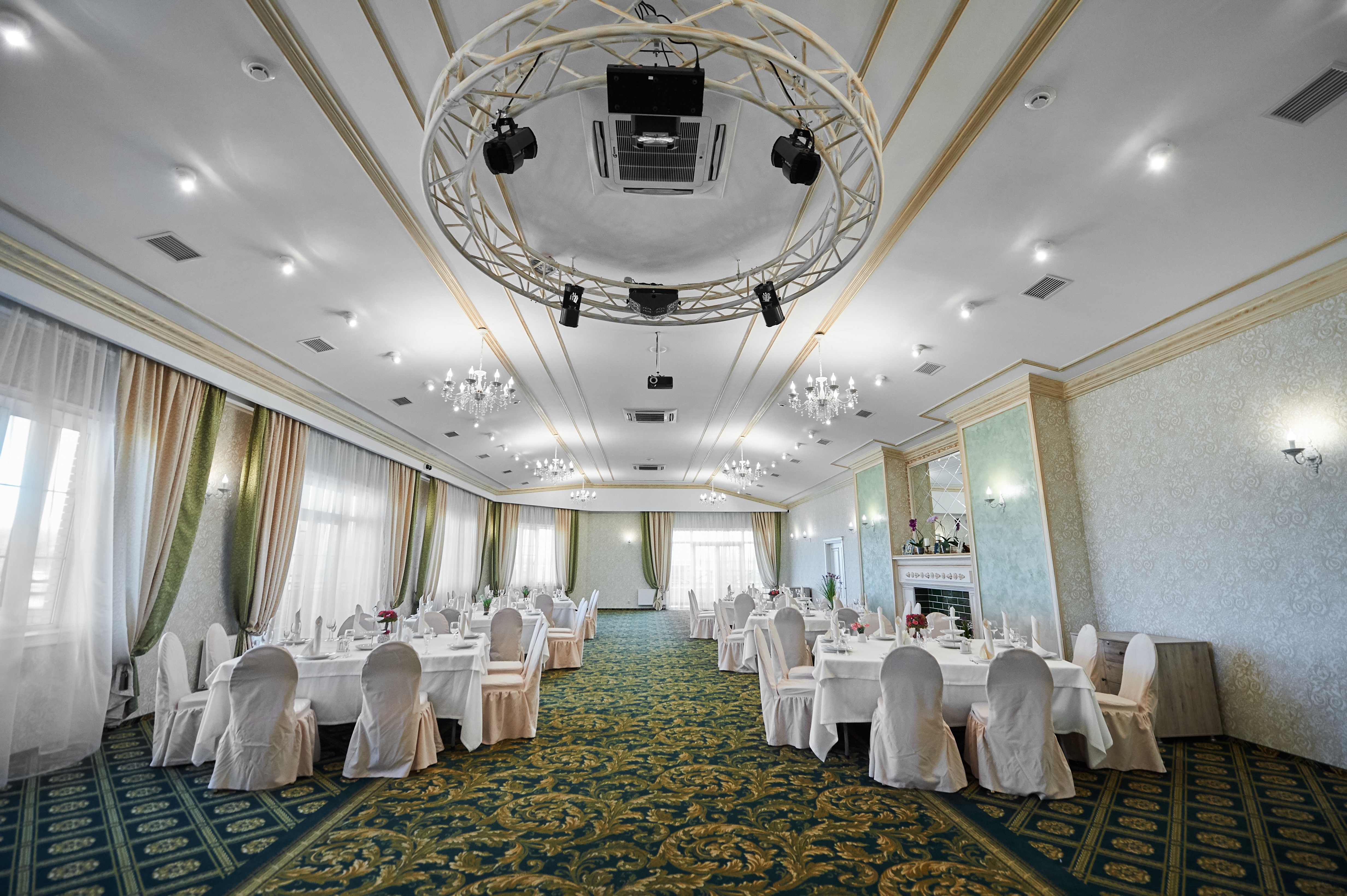 Фото отеля 2