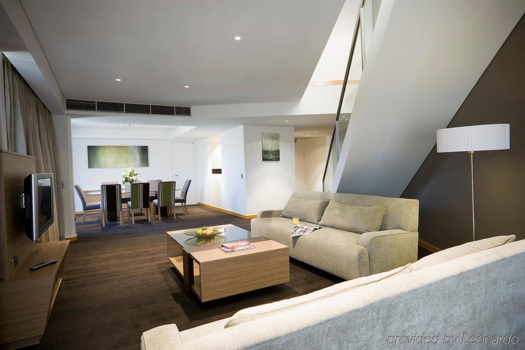 Фото Crowne Plaza Canberra