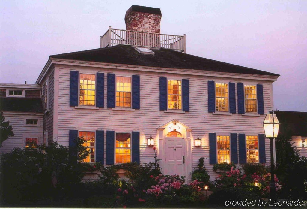 Фото Wequassett Resort and Golf Club