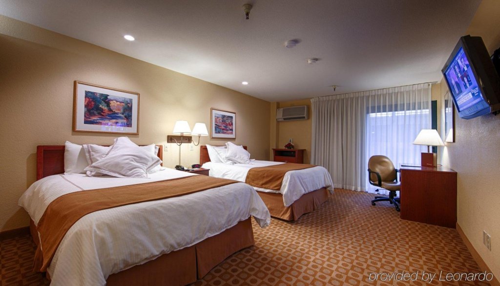 Фото Hilton Garden Inn Davis Downtown