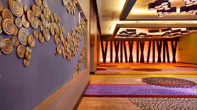 Фото DoubleTree by Hilton Montreal