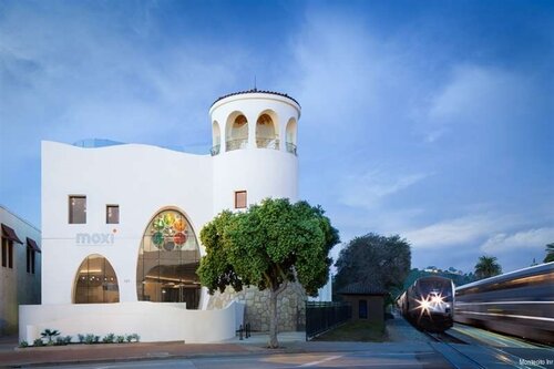 Внешний вид отеля Montecito Inn в Санта-Барбаре, фото 5