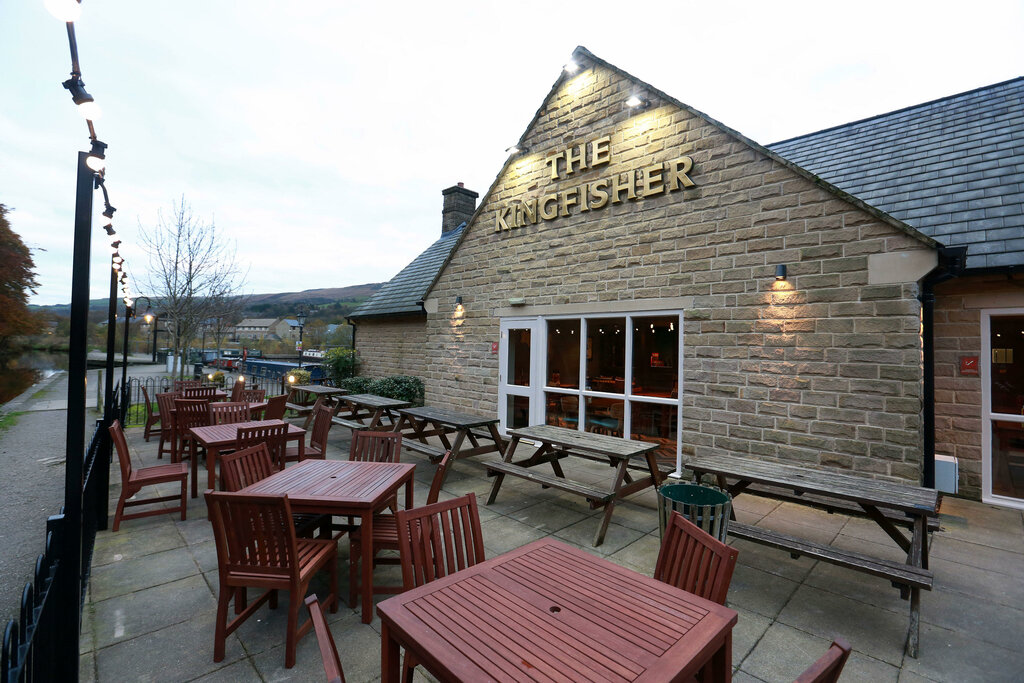 Bar, pub Kingfisher, England, photo
