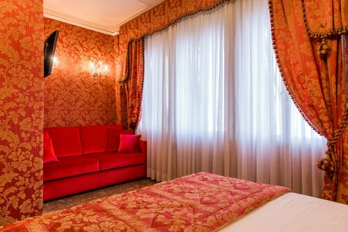 Гостиница Hotel Santo Stefano в Венеции