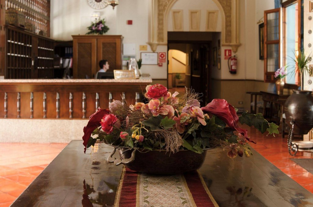 Фото Hotel Zentral Mayoral