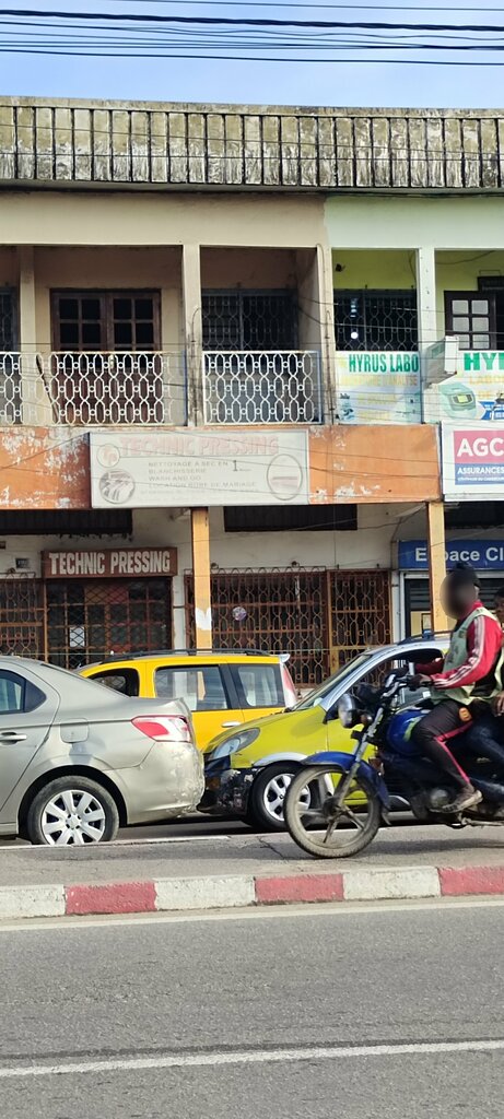 Laundry Technic pressing, Douala, photo