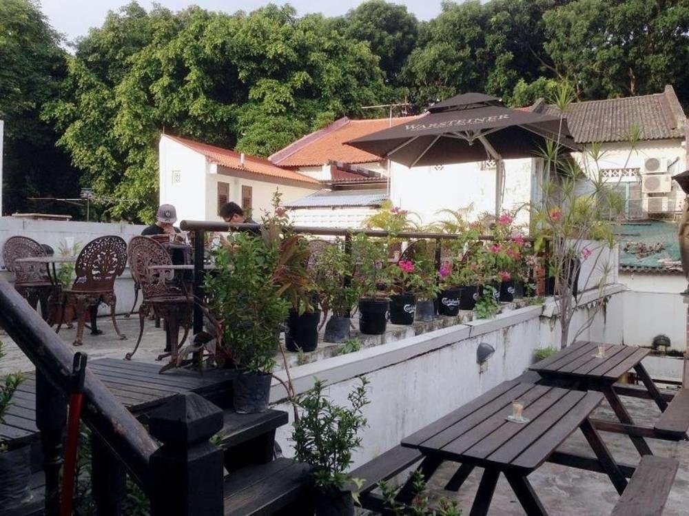 Фото Sandpiper Hotel