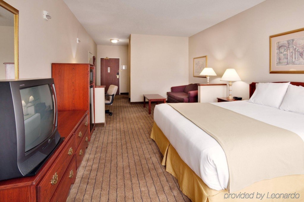 Фото Holiday Inn Express Rochester Ne- Irondequoit, an Ihg Hotel
