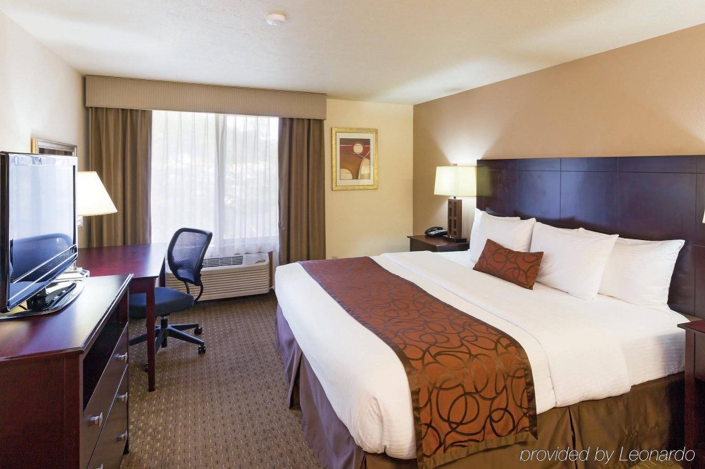Фото La Quinta Inn & Suites by Wyndham Portland Nw