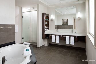 Фото Delta Hotels by Marriott Calgary South