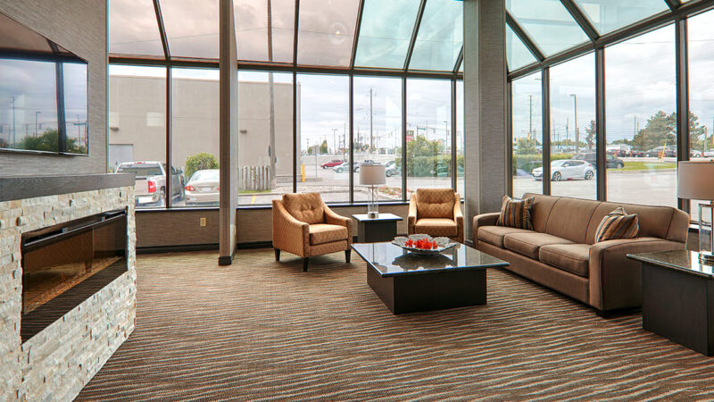 Фото Best Western Voyageur Place Hotel