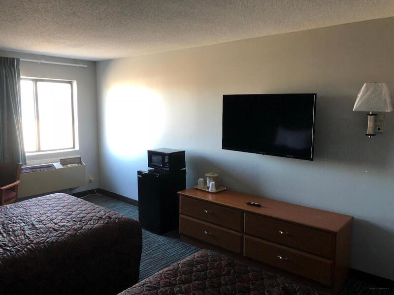 Фото Countryside Inn & Suites