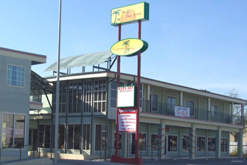 Фото Whispering Palms Inn