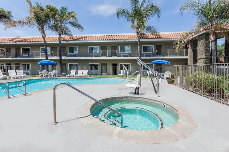 Фото Travelodge by Wyndham Hemet Ca