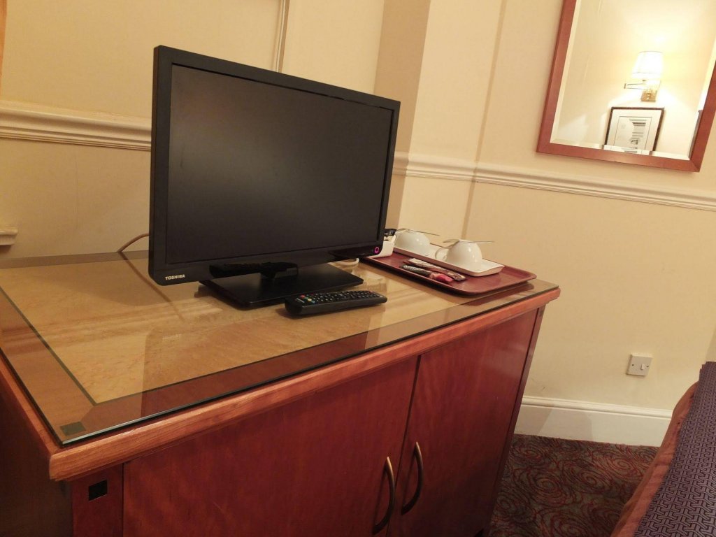 Фото Euro Bar and Hotel