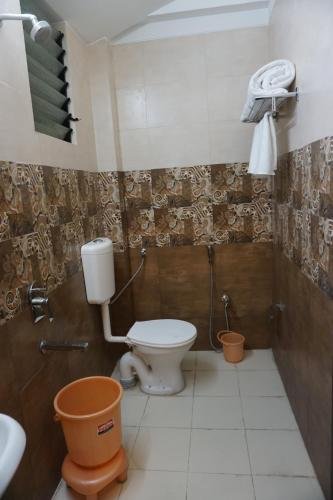 Фото Hotel J P International