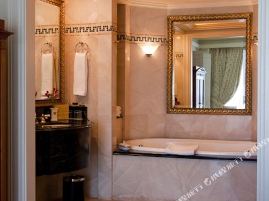 Фото Imperial Hotel Gold Coast