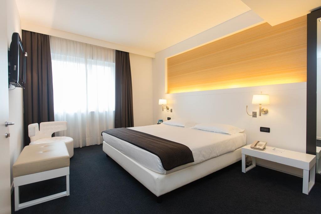 Фото iH Hotels Roma Z3