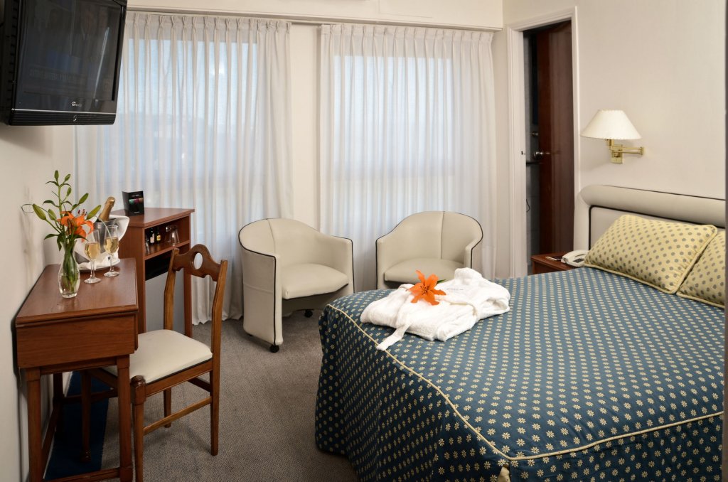 Фото Hotel Iruña