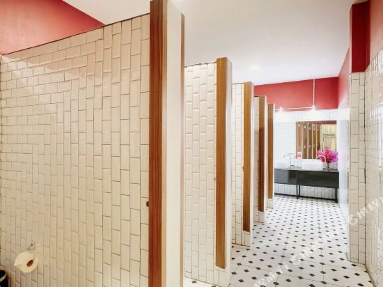 Фото Red Door Heritage Hotel